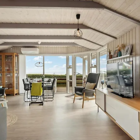 Awesome In Bjert With Wifi Hébergement de vacances Binderup Strand