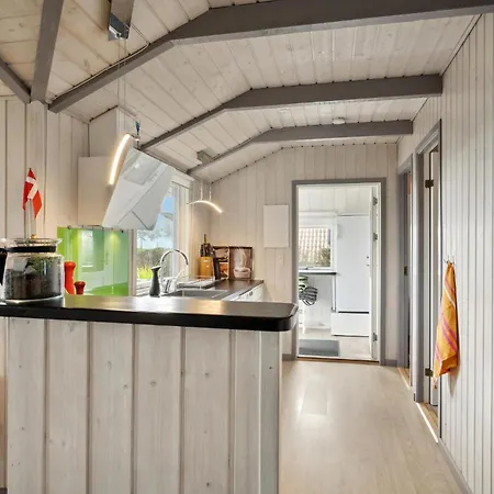 Awesome In Bjert With Wifi Hébergement de vacances Binderup Strand